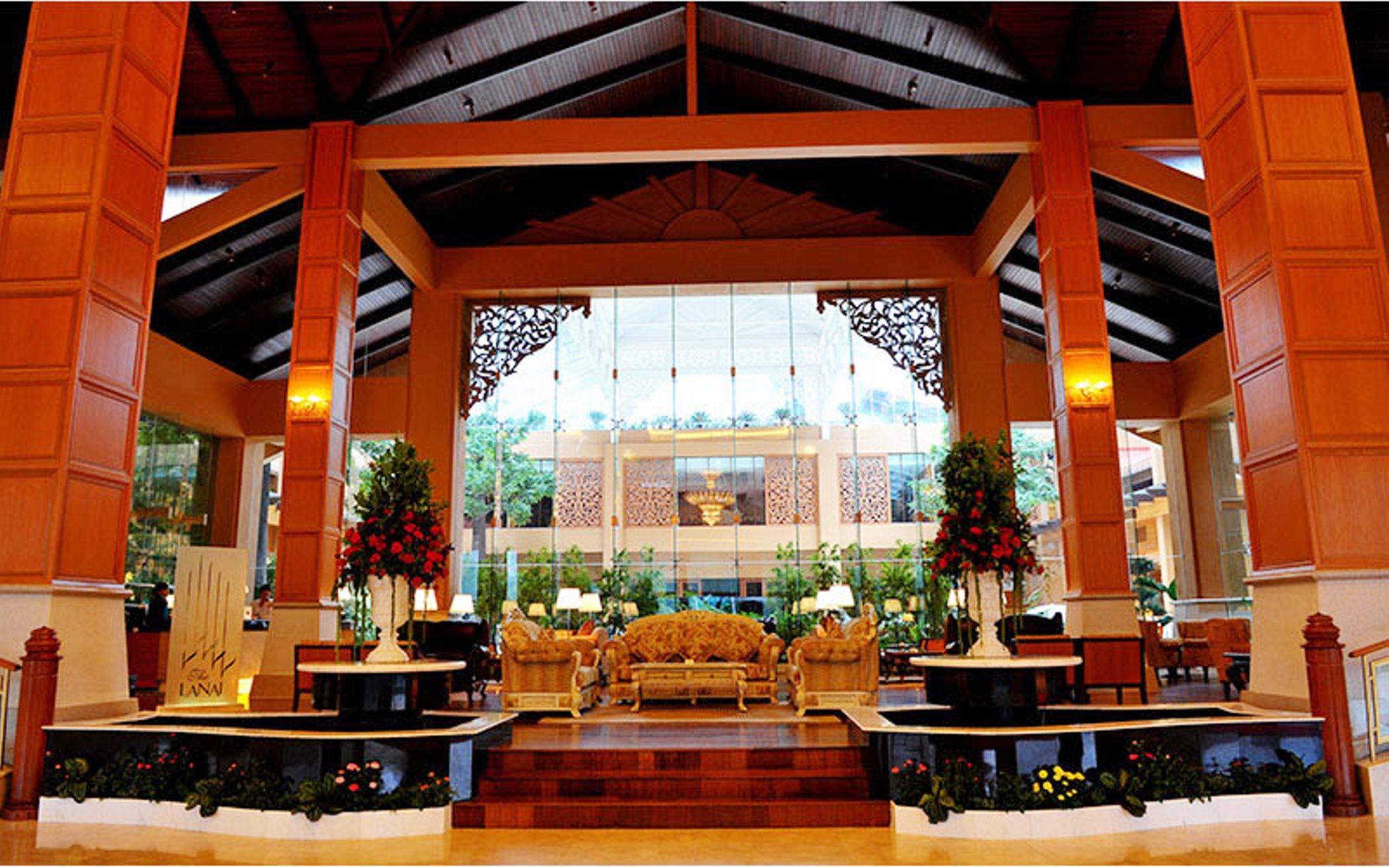 Hotel Royale Chulan Kuala Lumpur Zewnętrze zdjęcie The lobby of the Royal Thai Hotel