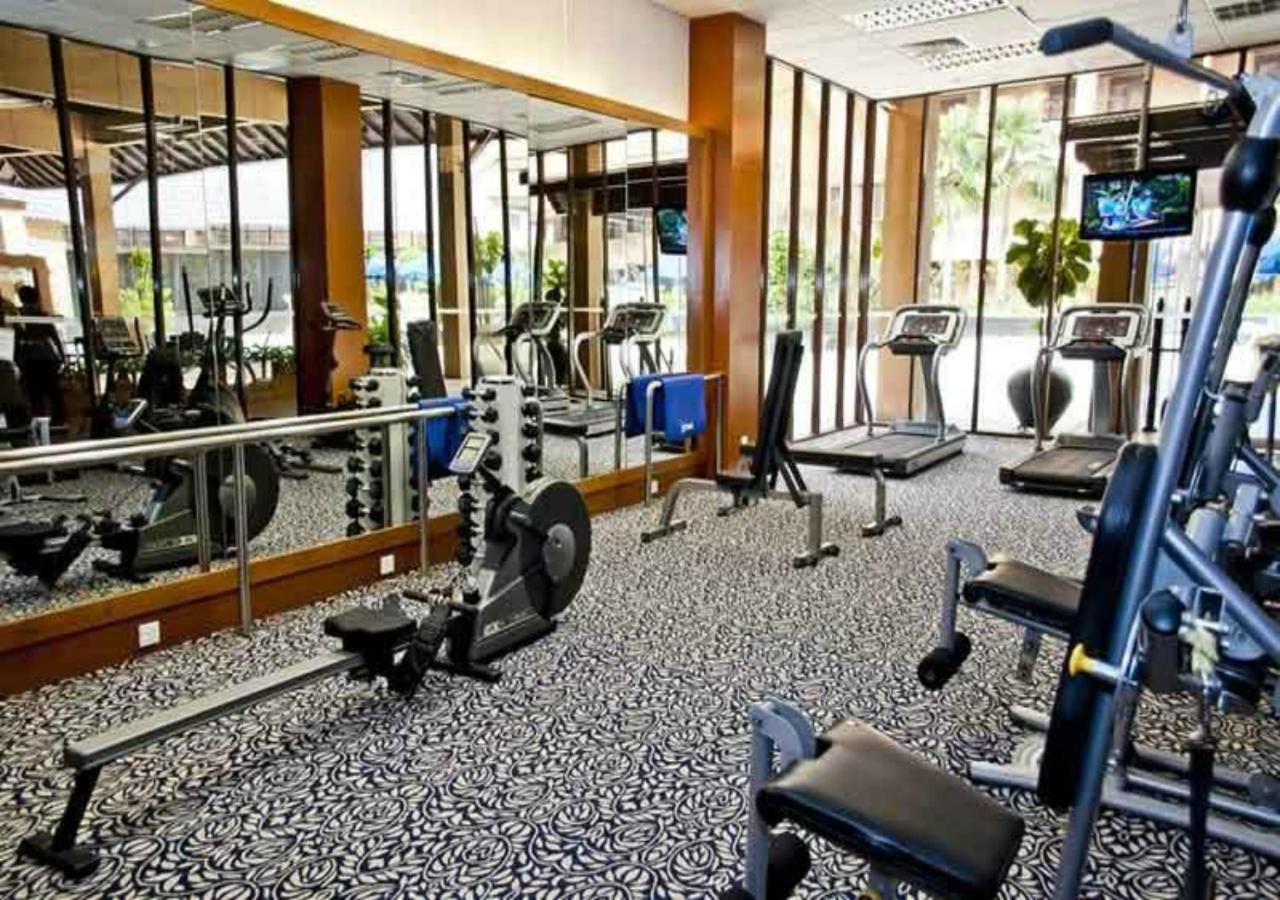 Hotel Royale Chulan Kuala Lumpur Zewnętrze zdjęcie A gym in a hotel
